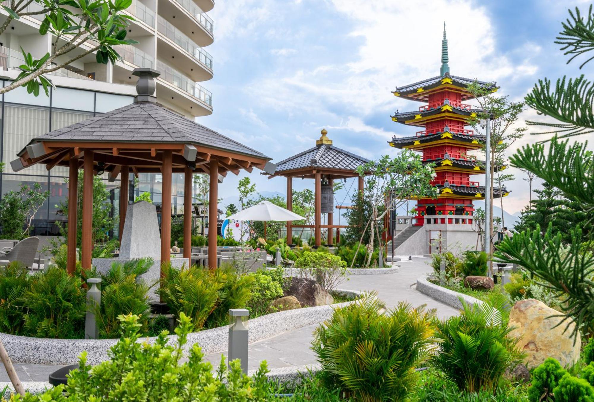 Resort - Mikazuki Japanese & 5*